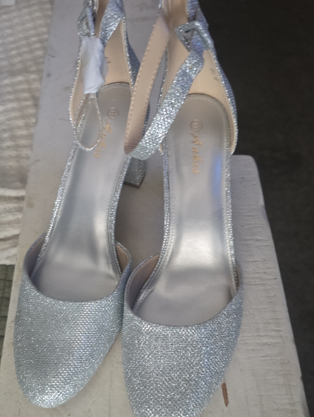 Glitter Slingback Pointed Heels in Silver